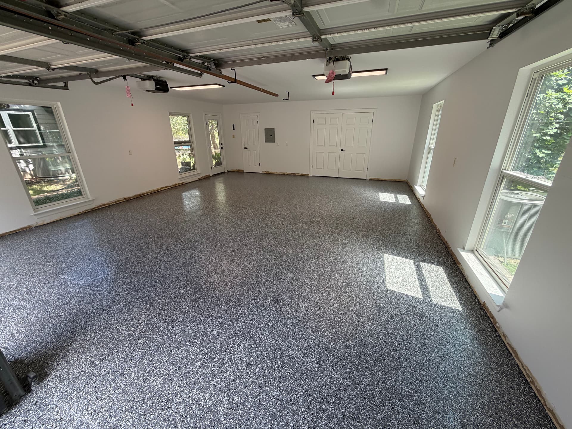 30-Year-Old Slab Gets a Full Garage Floor Coating in Smoke