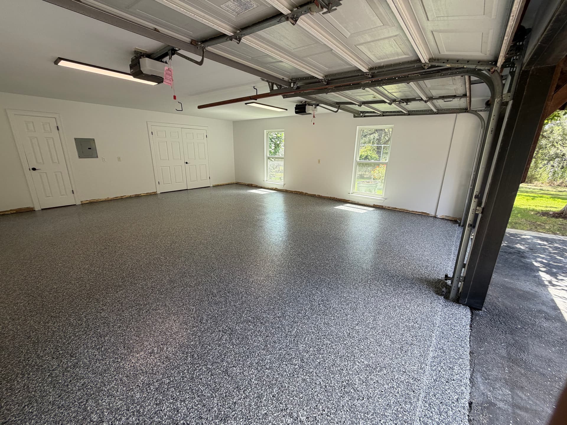 30-Year-Old Slab Gets a Full Garage Floor Coating in Smoke